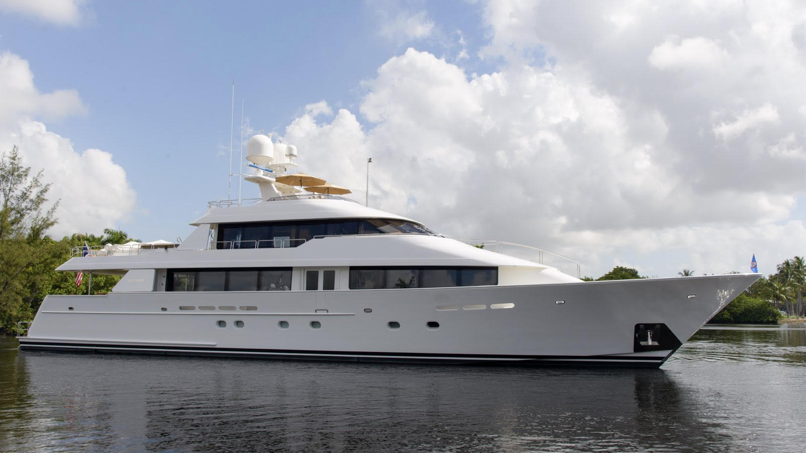 Motor yacht RELENTLESS.jpg