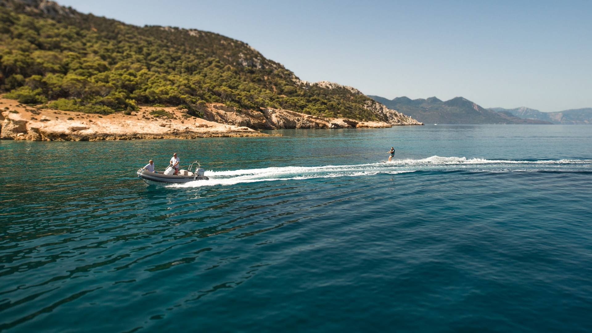 Mykonos yacht charter - waterskiing.jpg