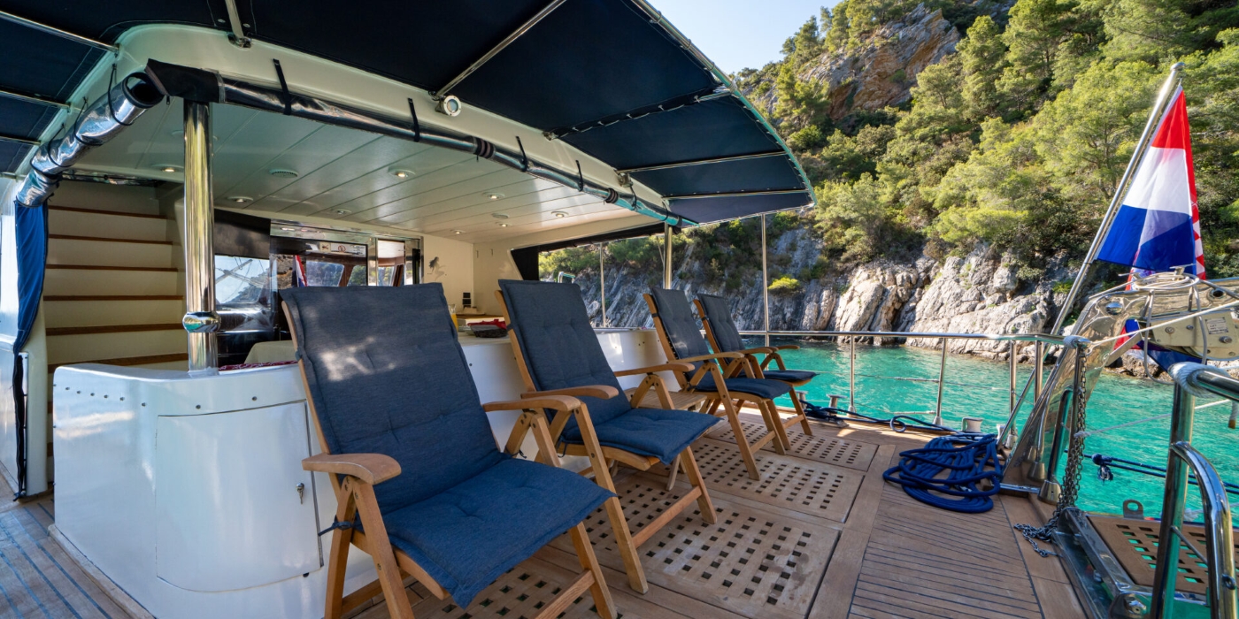 Opendeck Relaxing Area With Sea Views 01.jpg