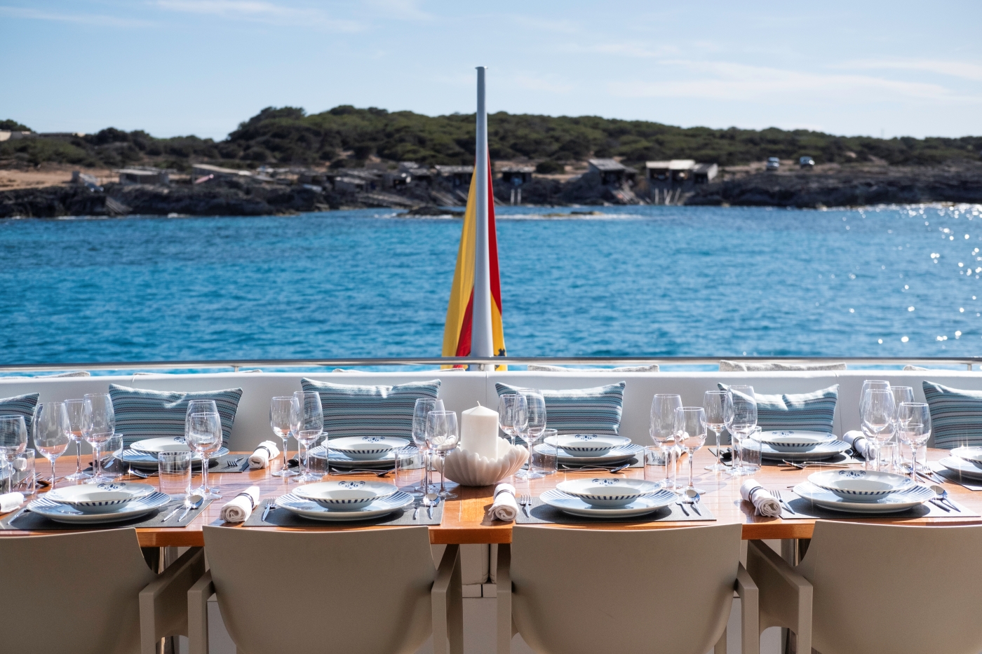 Opendeck dining area.jpg