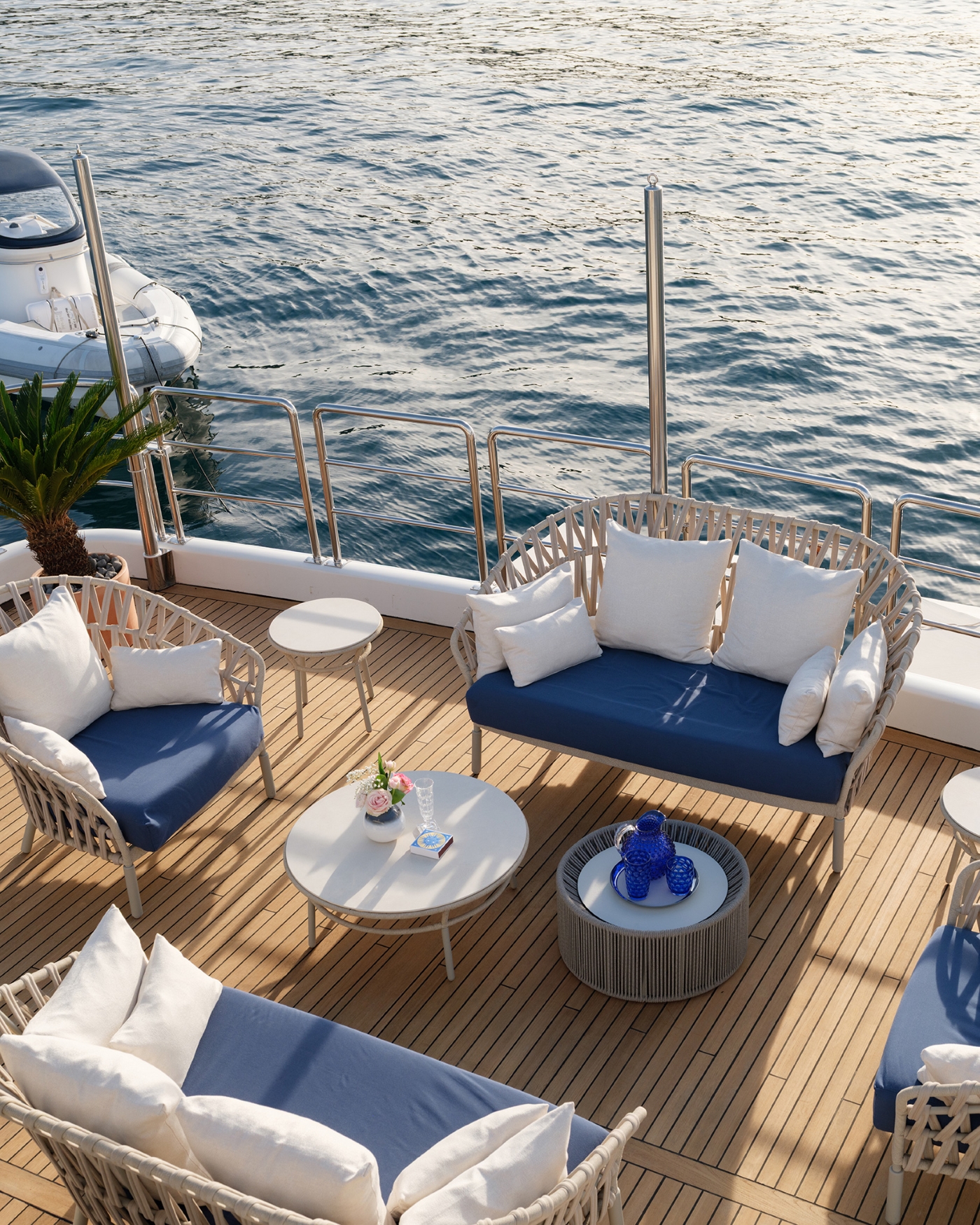 Opendeck salon area with sea views.jpg