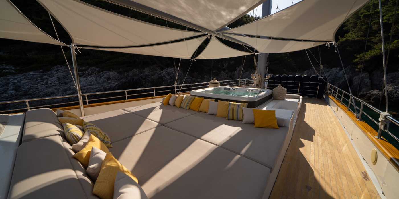 Opendeck with Sunbathing Area 02.jpg