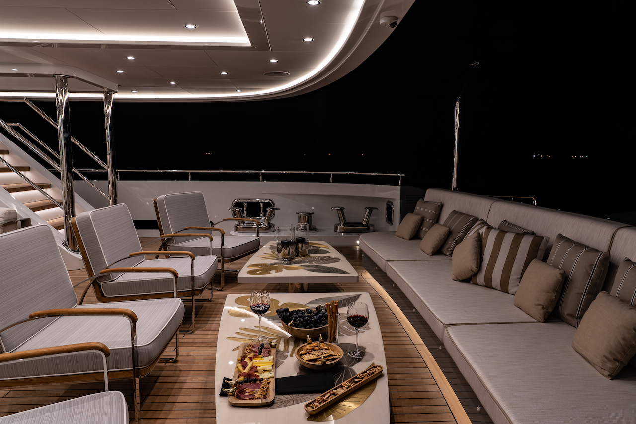 Outdoor seating area 2.jpg