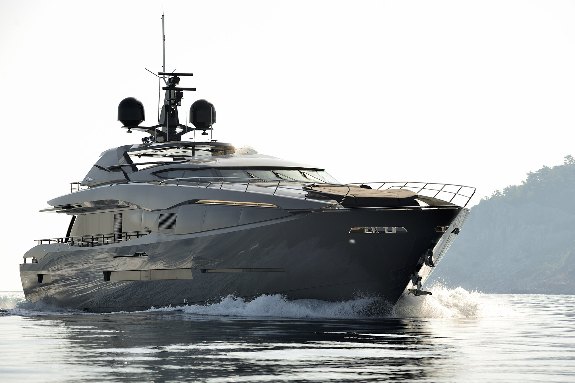 Peri Motor Yacht FX - Running.jpg