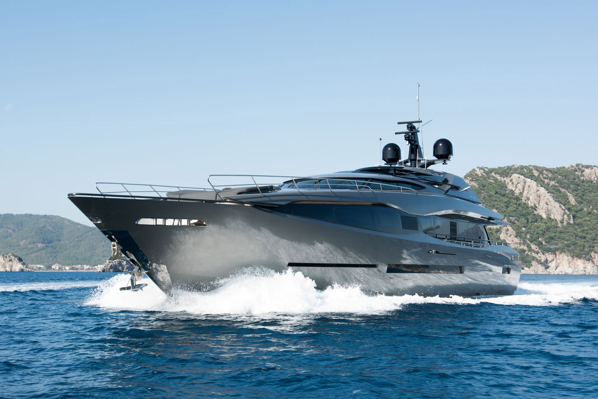 Peri Motor Yacht FX - Underway.jpg