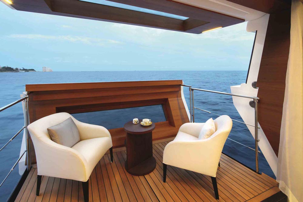 Petrus II owner balcony.jpg