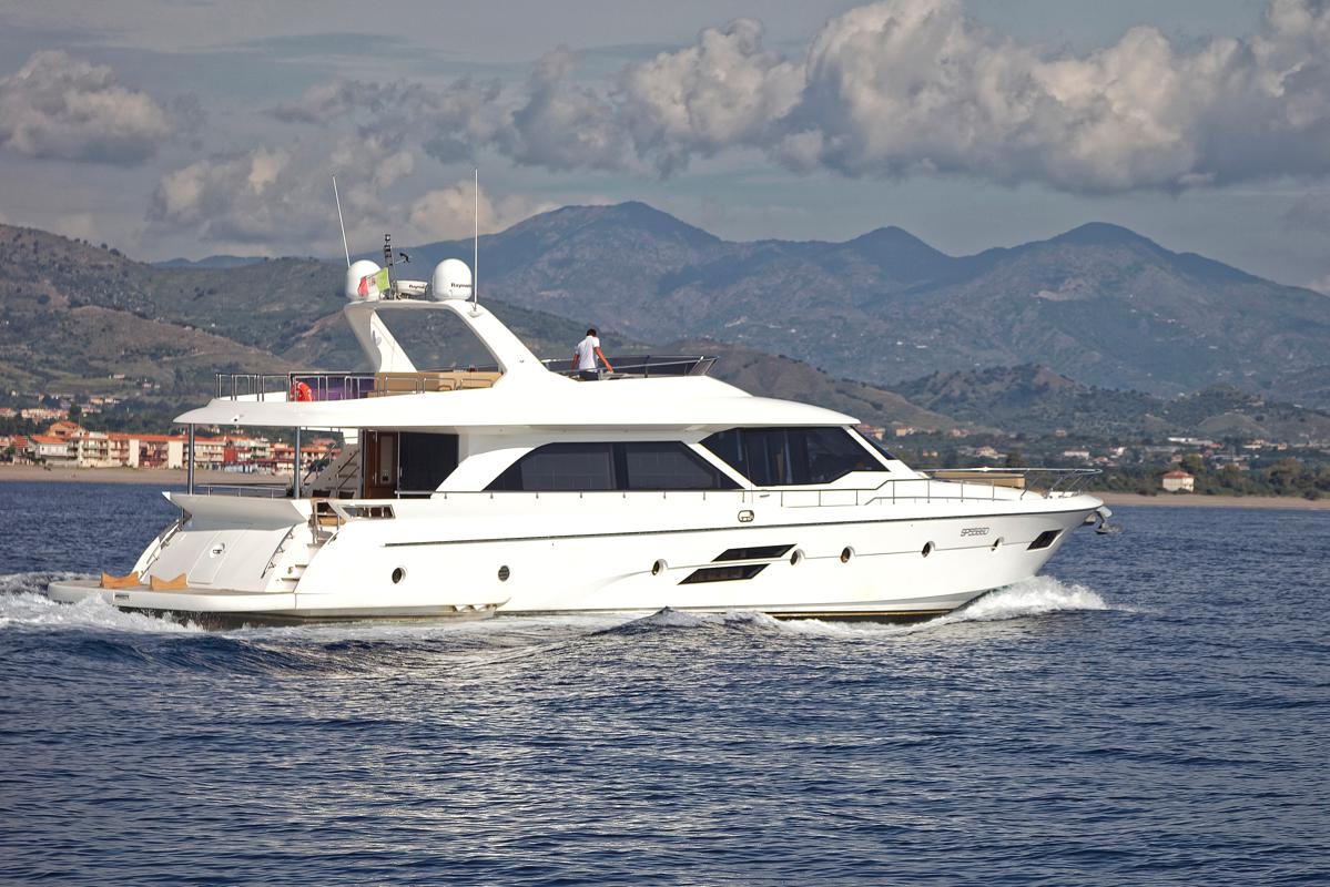 Raphael motor yacht ENJOY - Main shot.jpg
