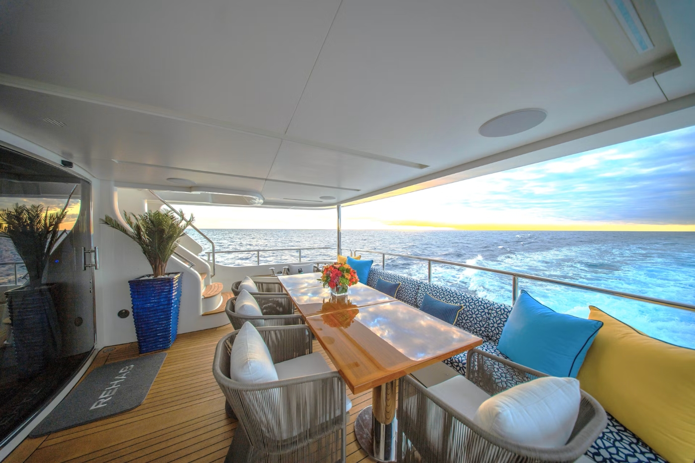 Relaxation Area With Sea Views 02.jpg