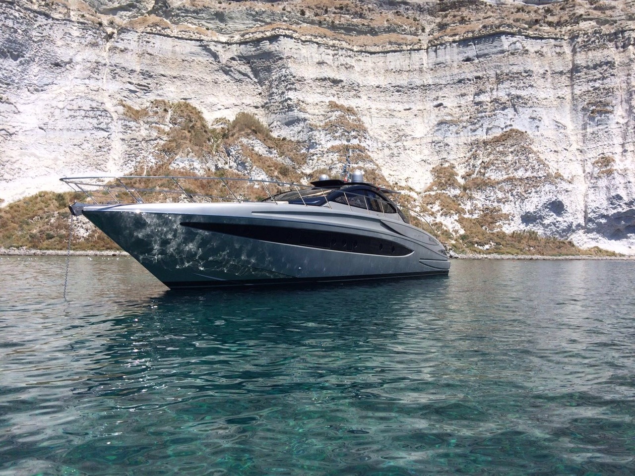 Riva motor yacht DIABOLIK - Port side view.jpg
