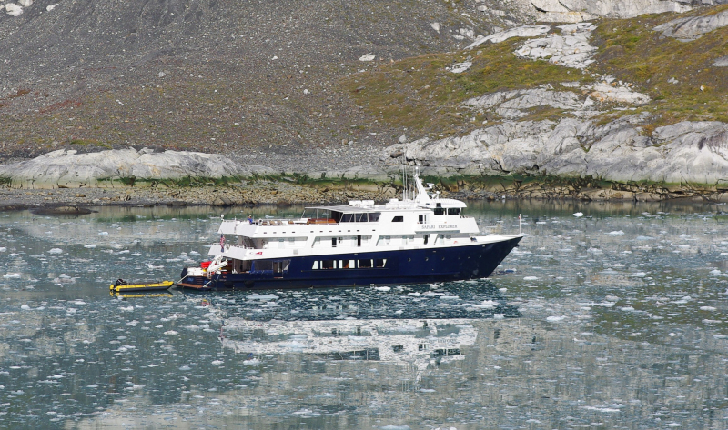 SAFARI-EXPLORER-IMO-8964654.jpg