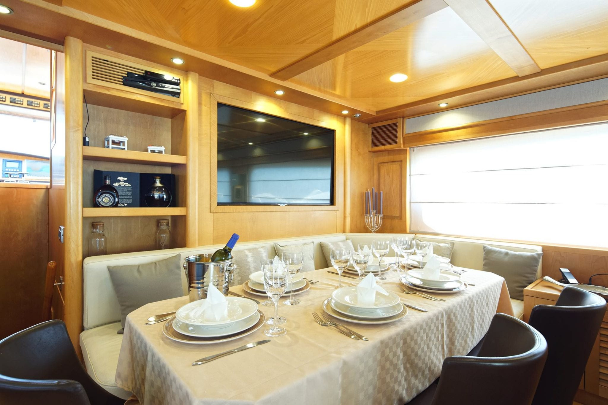 SILVIA Interior - Dining Area 1.jpg