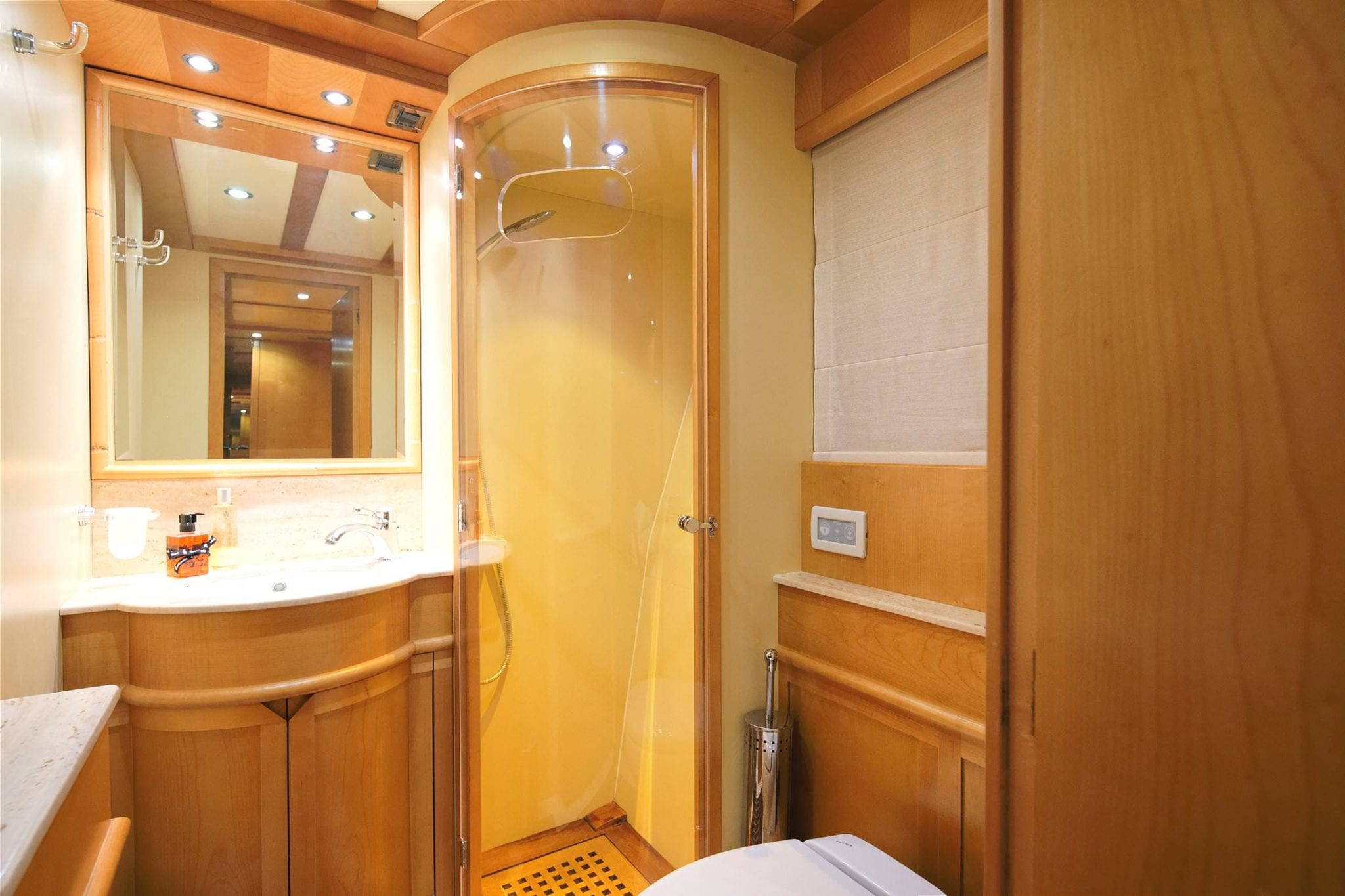 SILVIA Interior - VIP Cabin Ensuite.jpg
