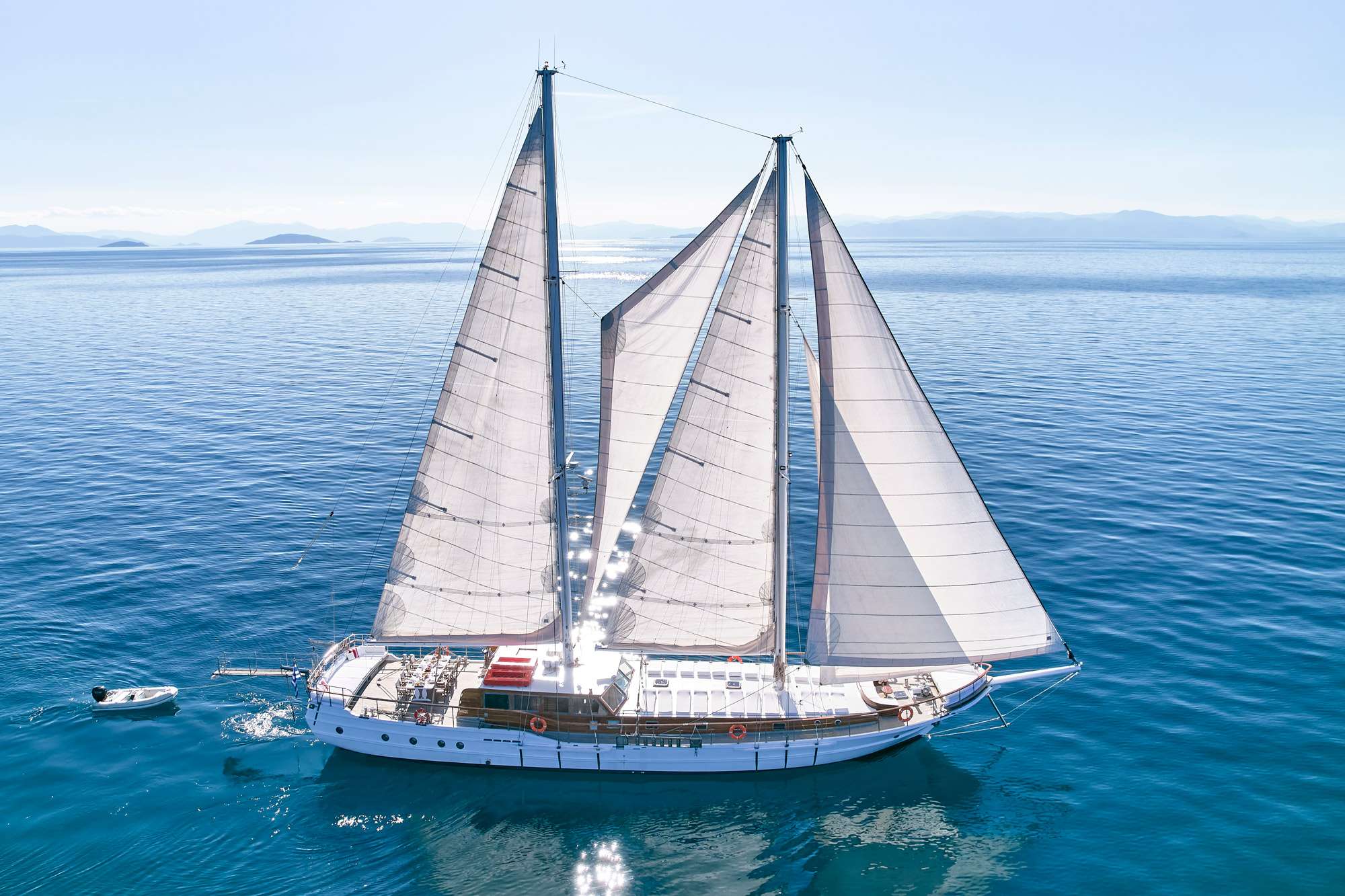 Sailing yacht WHITE PEARL.jpg