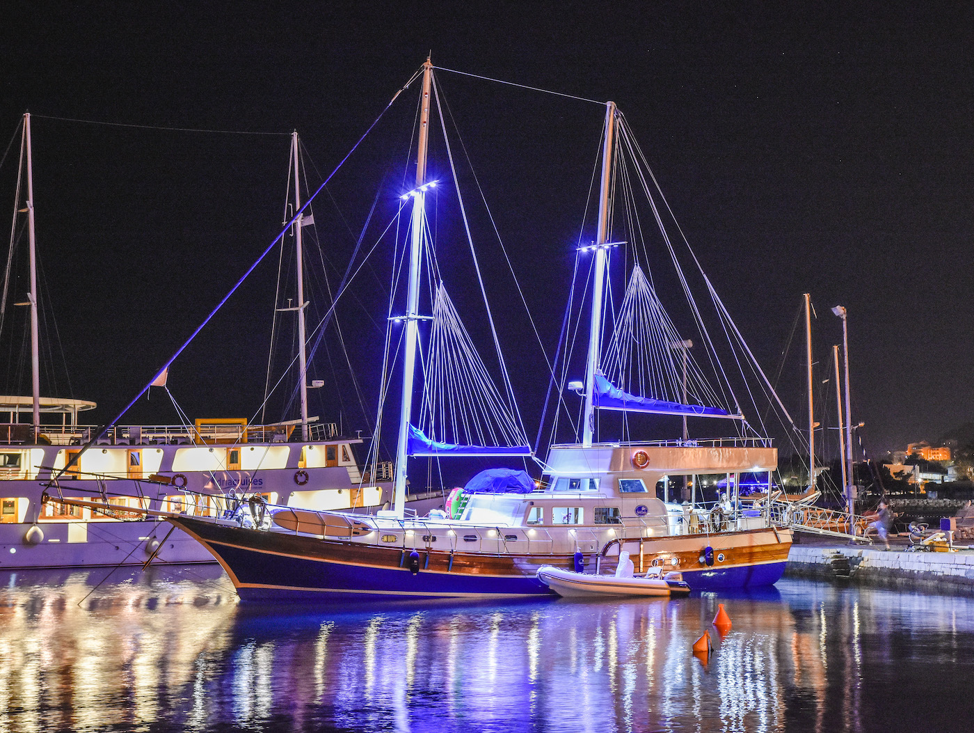 Saint Luca sailing gulet by night.jpg