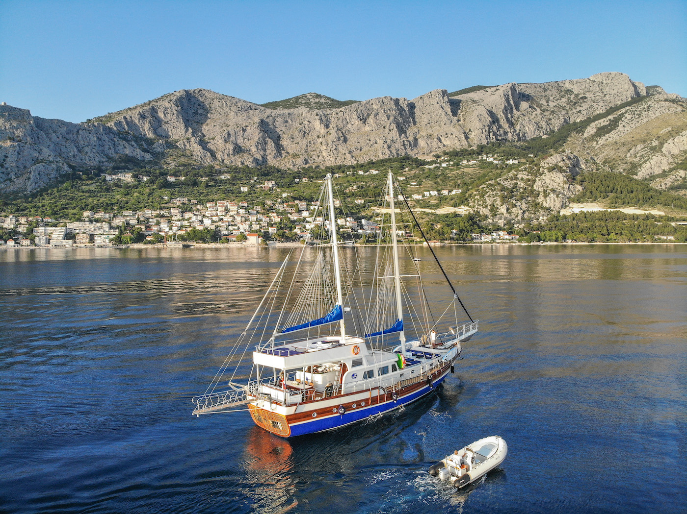 Saint Luca with tender.jpg