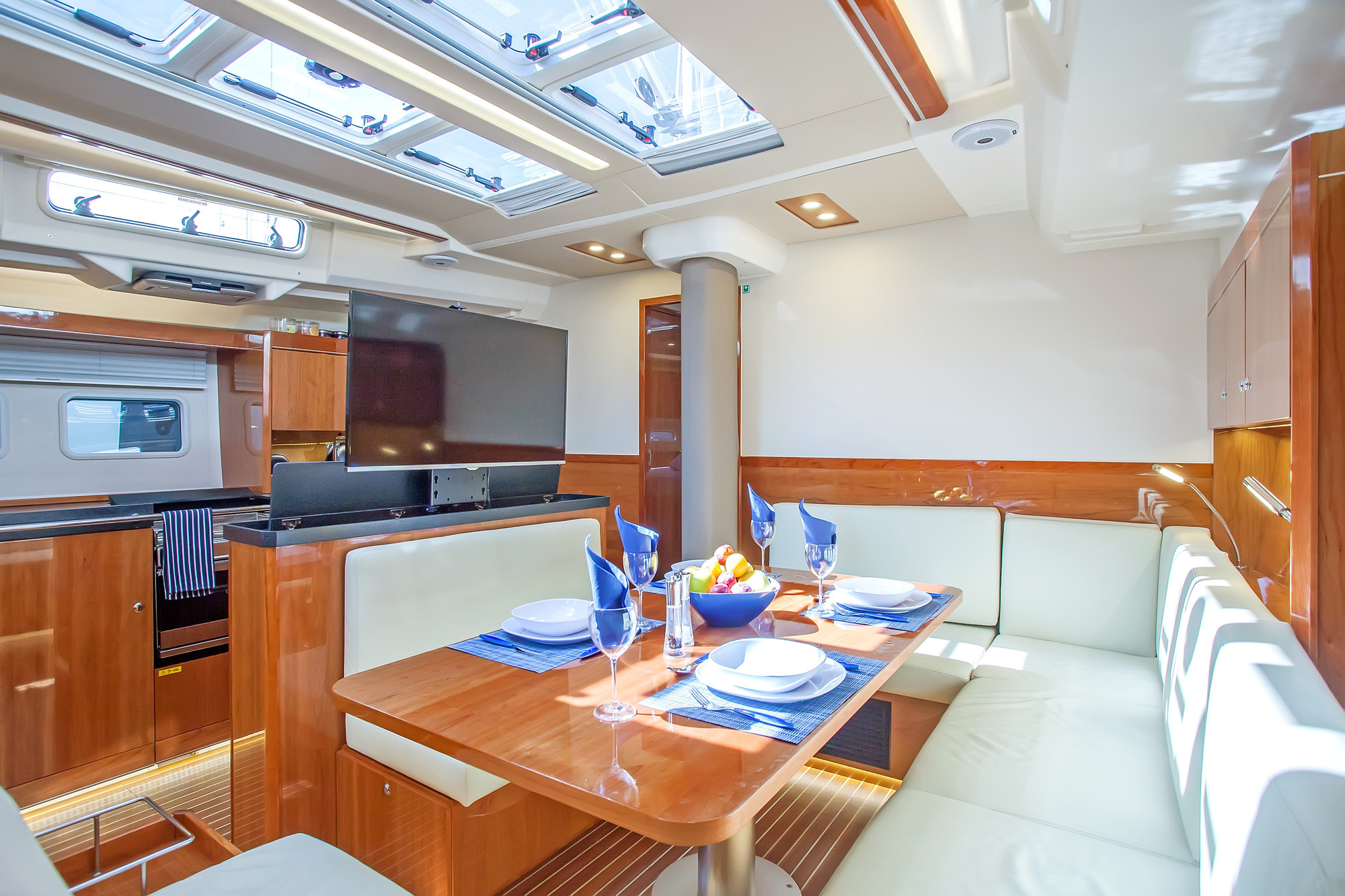 Salon and dining.jpg
