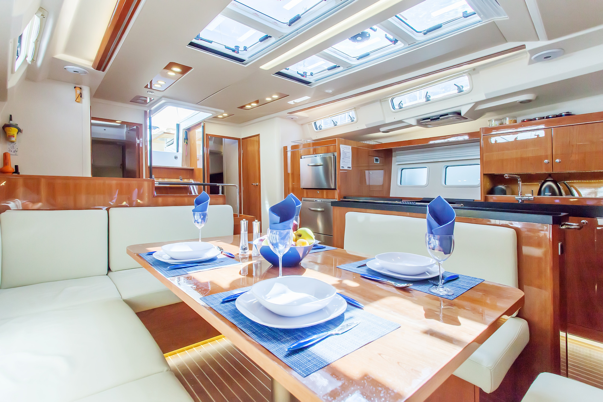 Salon formal dining.jpg
