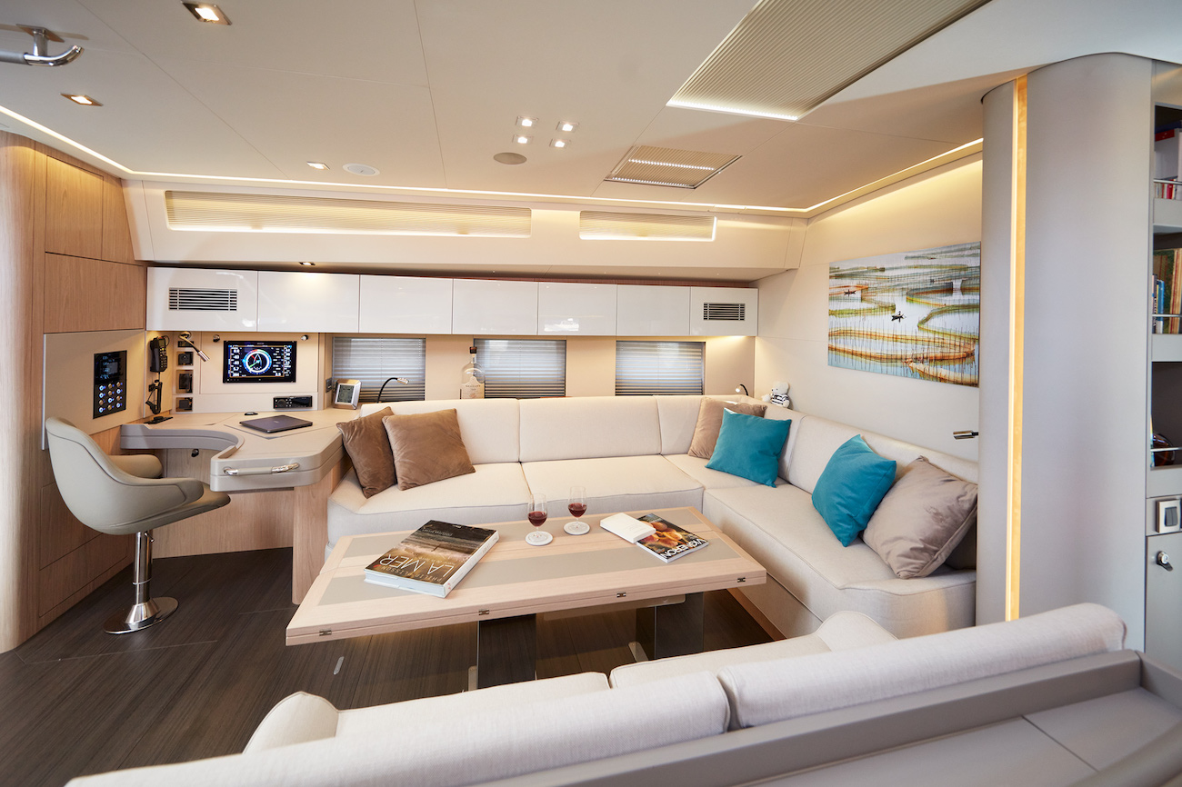 Saloon-lounge version.jpg
