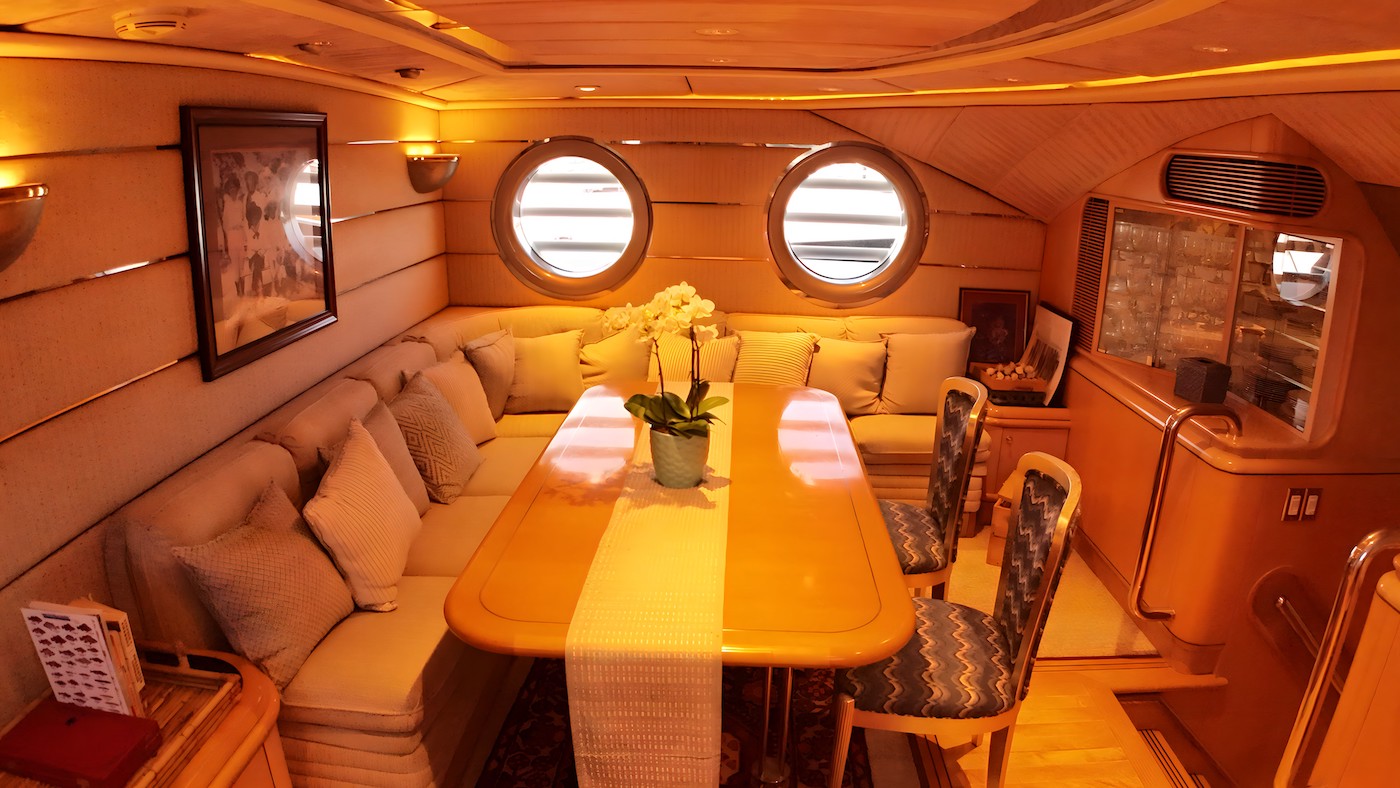 Shana super yacht dining saloon.jpg