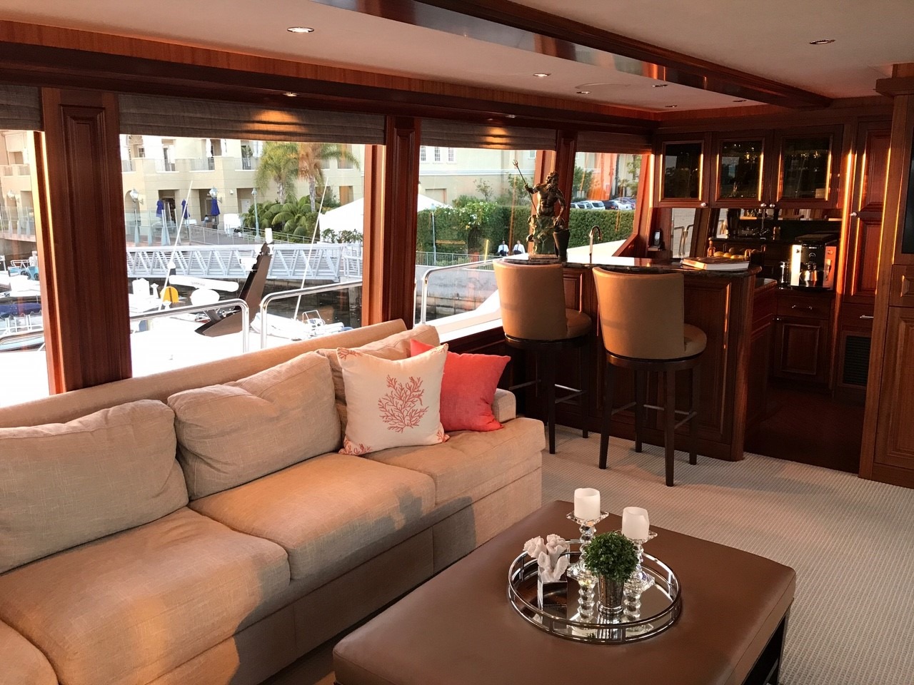 Skylounge with wet bar.jpg