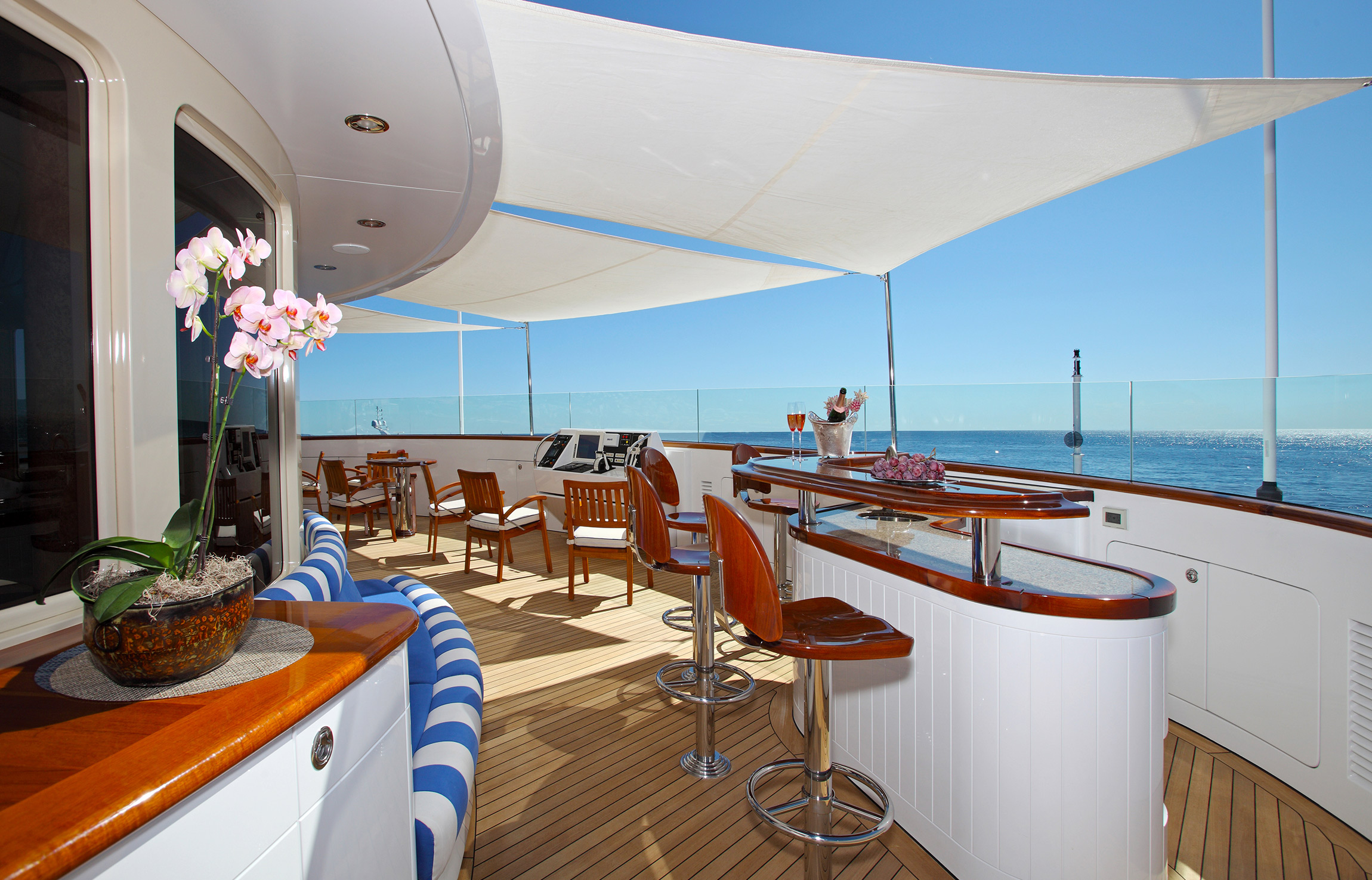 Sun deck forward.jpg