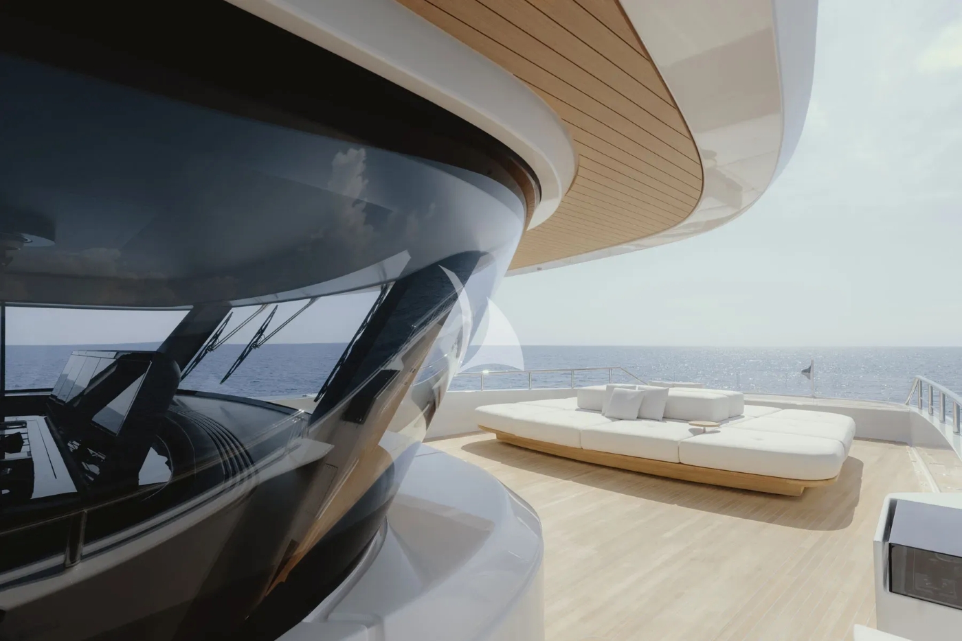 Sundeck With Salon Area 05.jpg