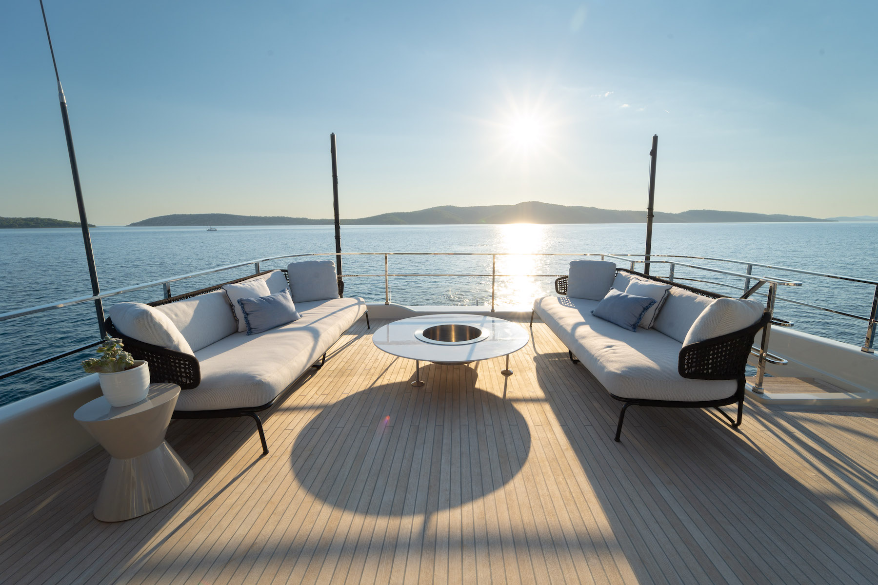 Sundeck aft.jpg