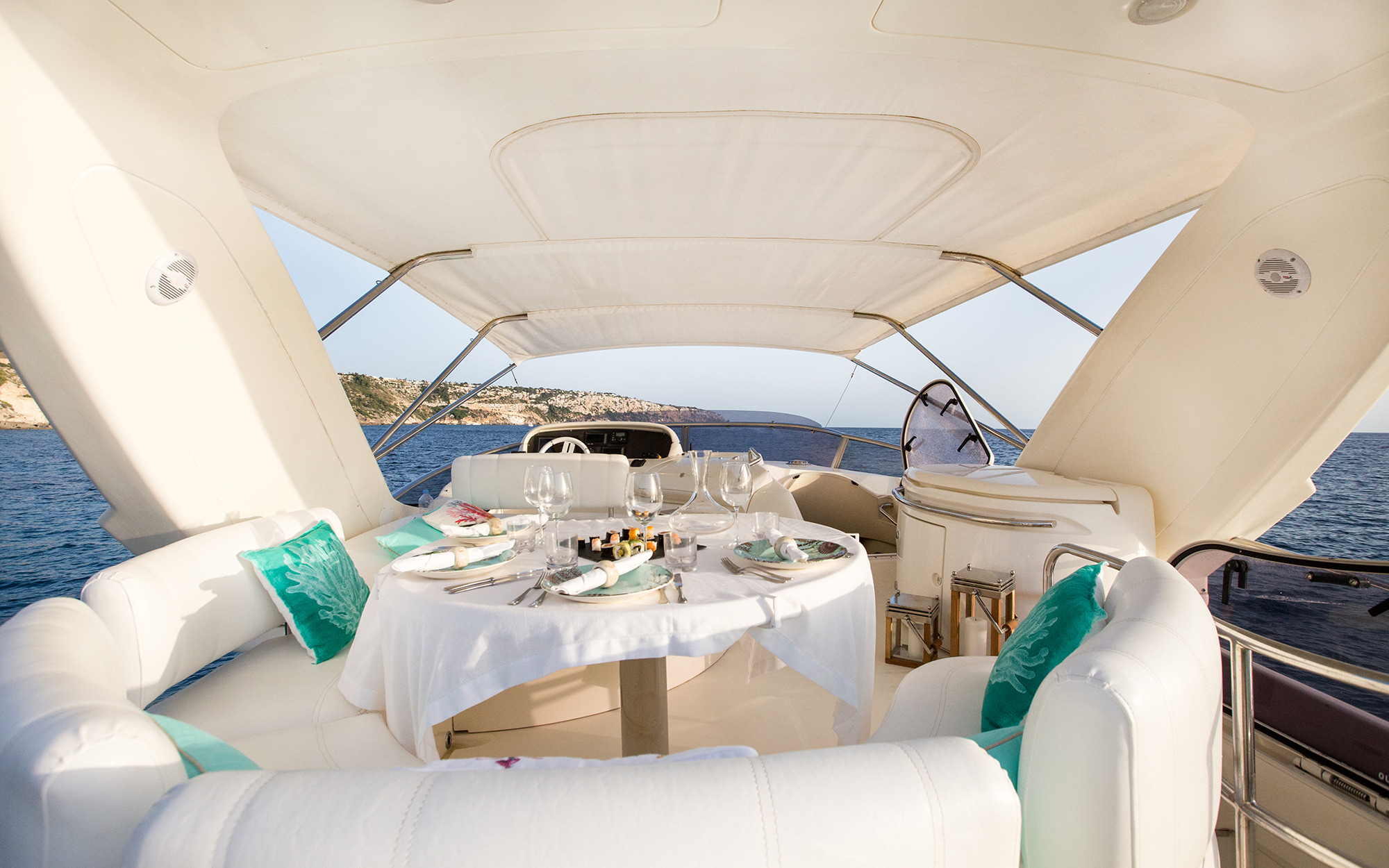 Sundeck alfresco dining.jpg