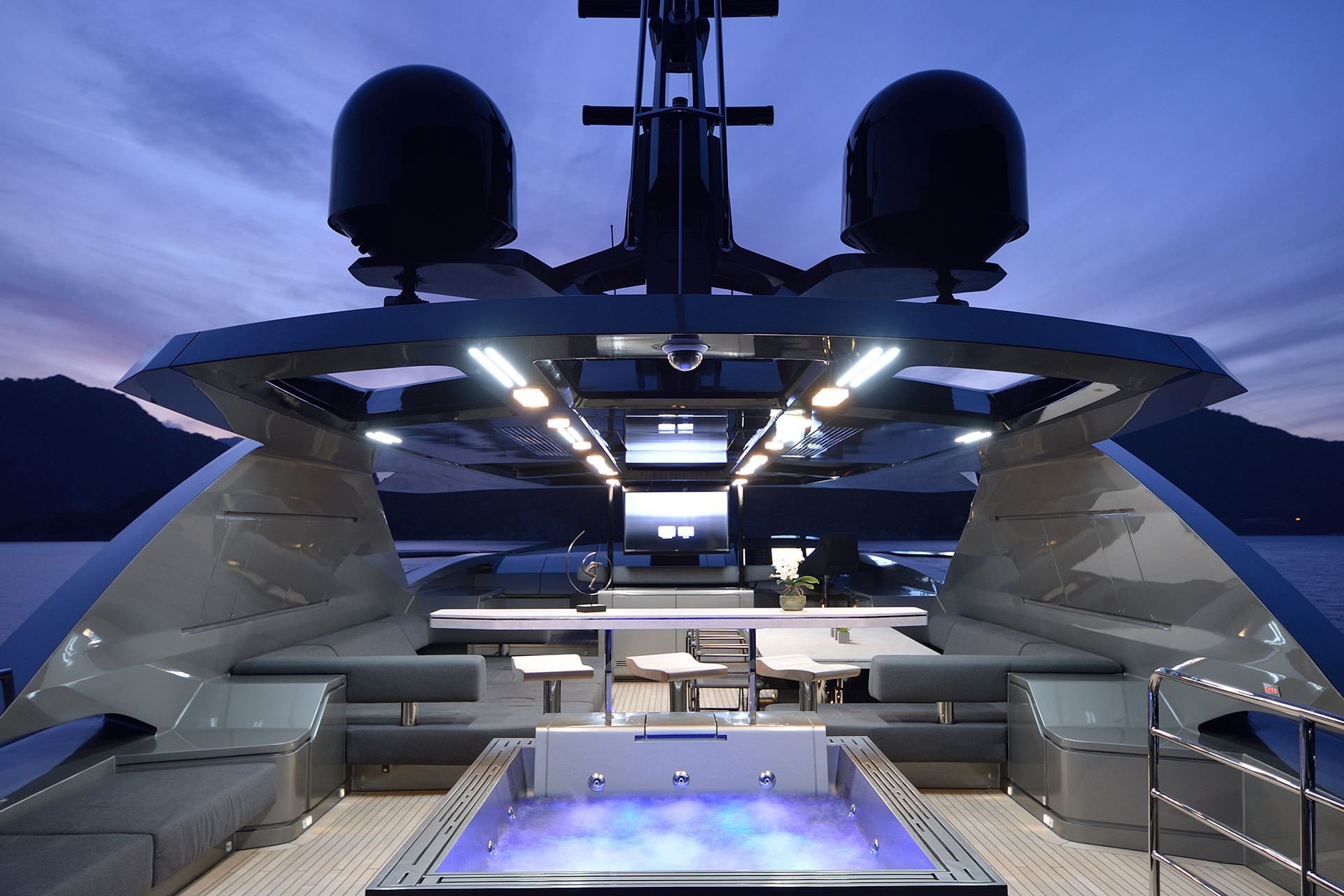 Sundeck and Jacuzzi.jpg
