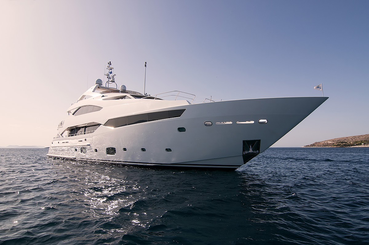 Sunseeker PATHOS - Bow shot.jpg