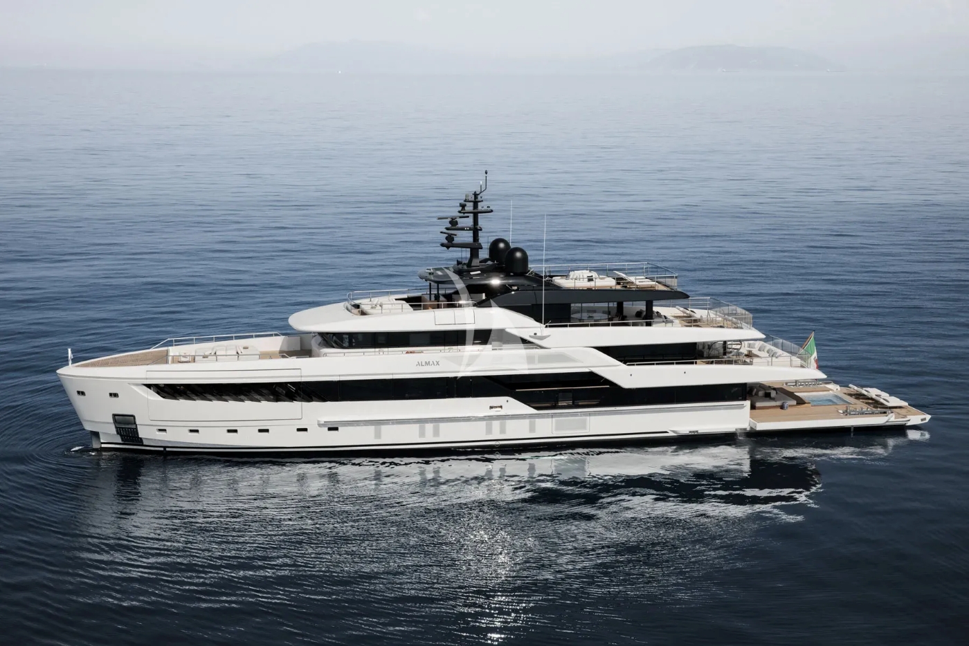 Superyacht ALMAX.jpg