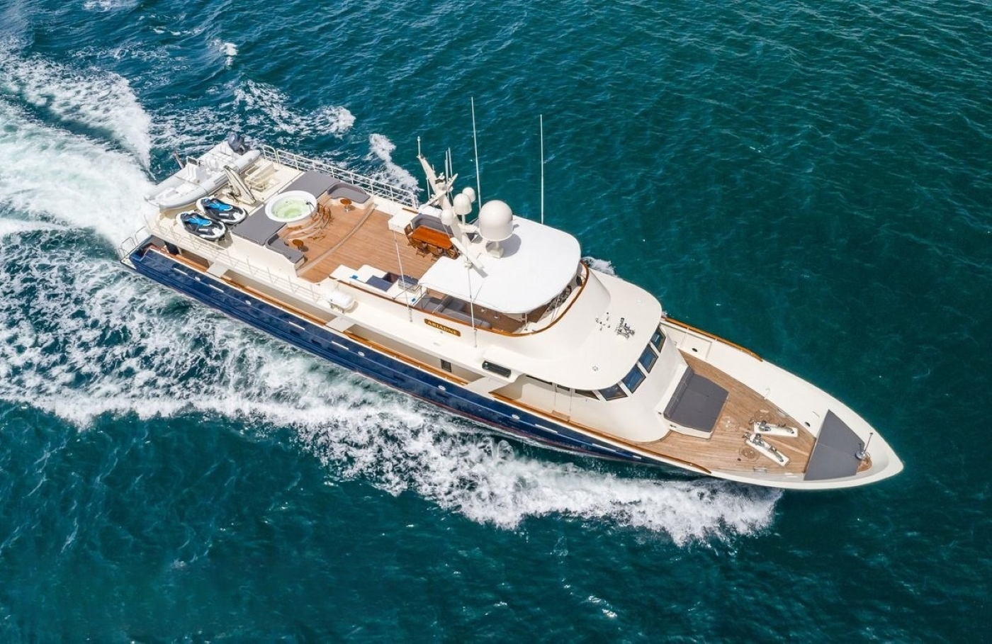 Superyacht BLU.jpg