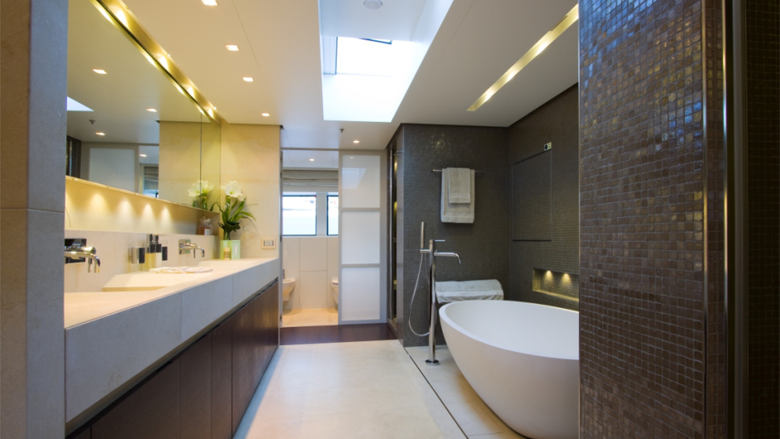 Superyacht BURKUT - En-suite.png