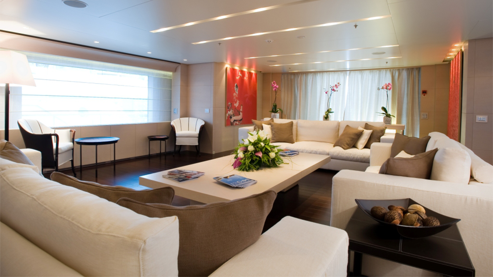 Superyacht BURKUT - Main salon.png