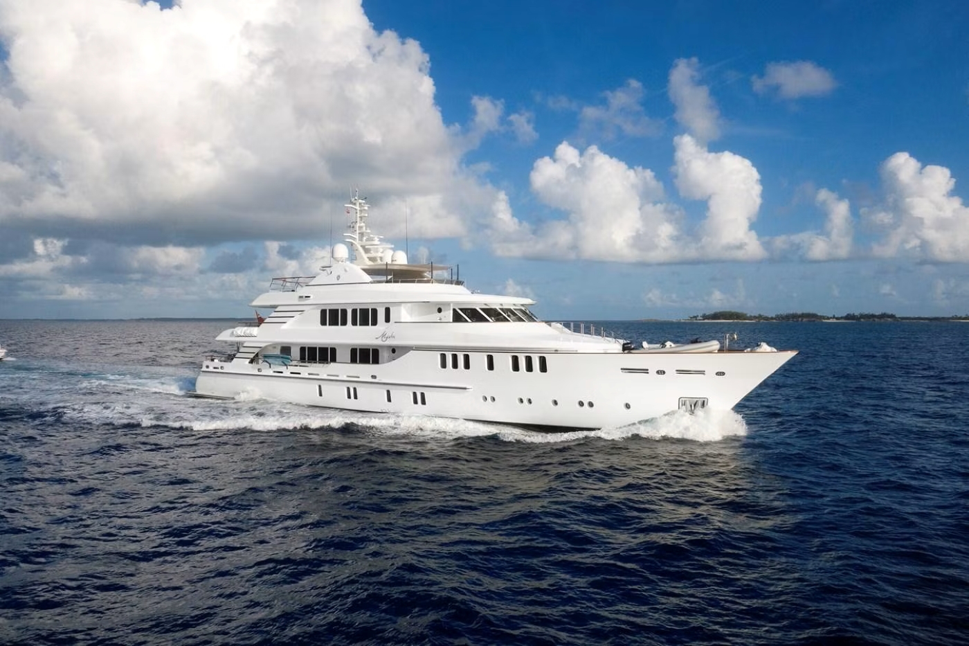 Superyacht MYSTIC.jpg
