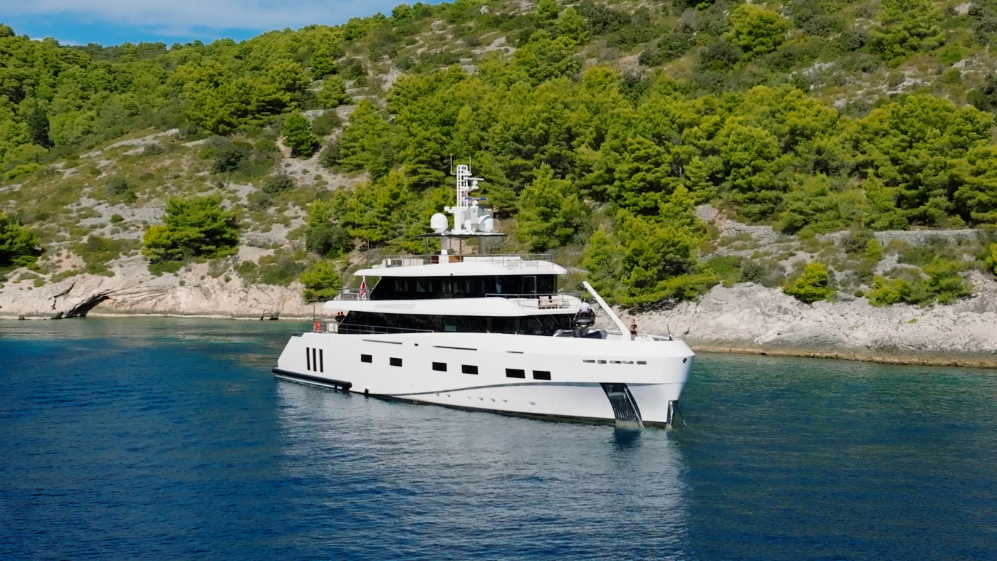 Superyacht RENATA.jpg