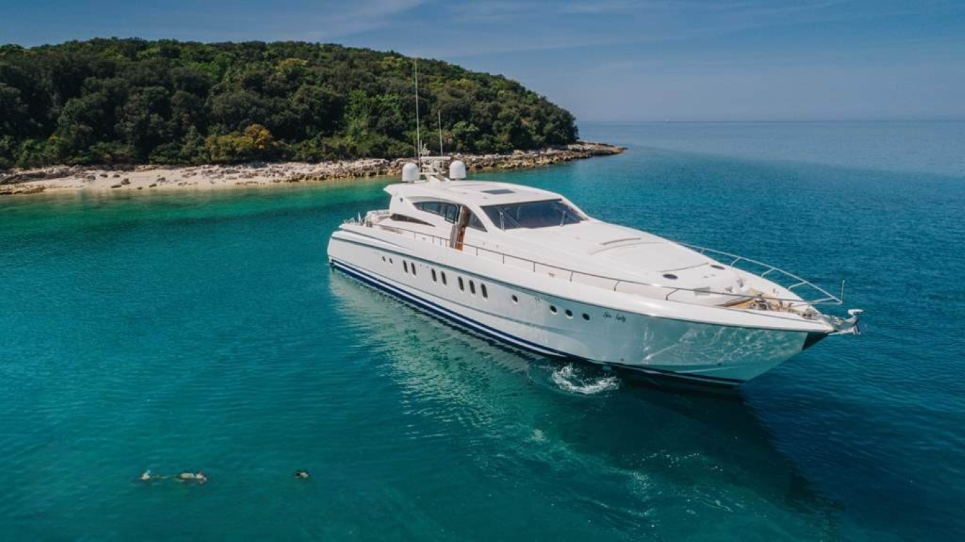 Superyacht SEA LADY.jpg