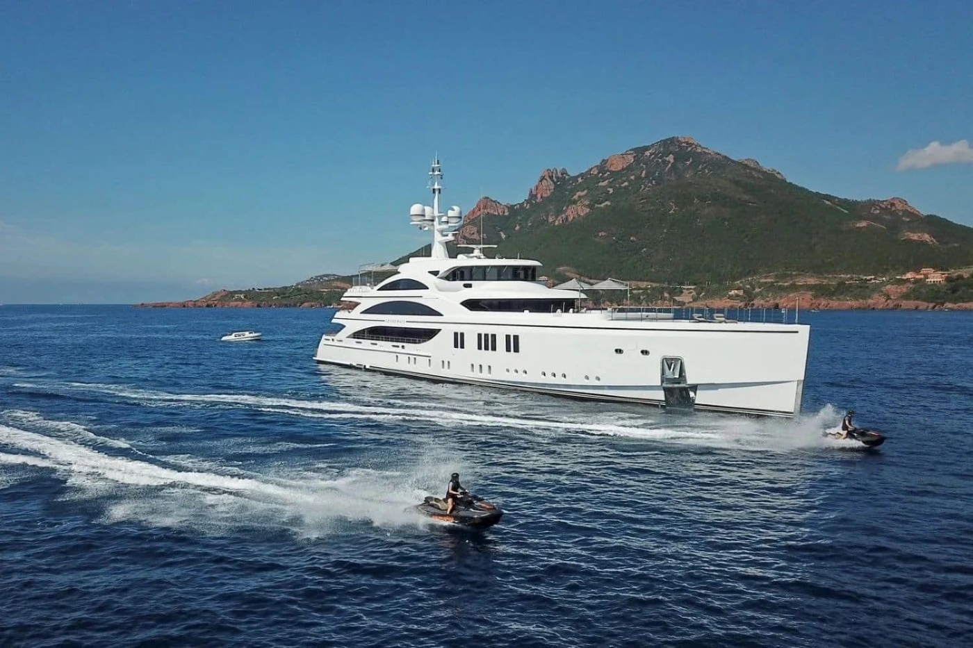 Superyacht SOUNDWAVE.jpg