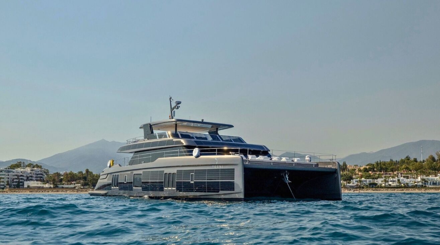Superyacht TESNI.jpg