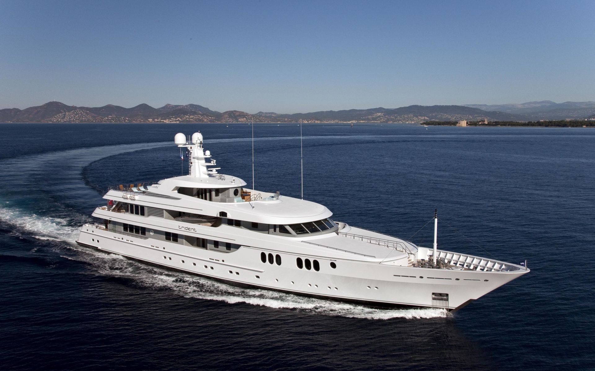 TRIDENT yacht - Photo Feadship.jpg