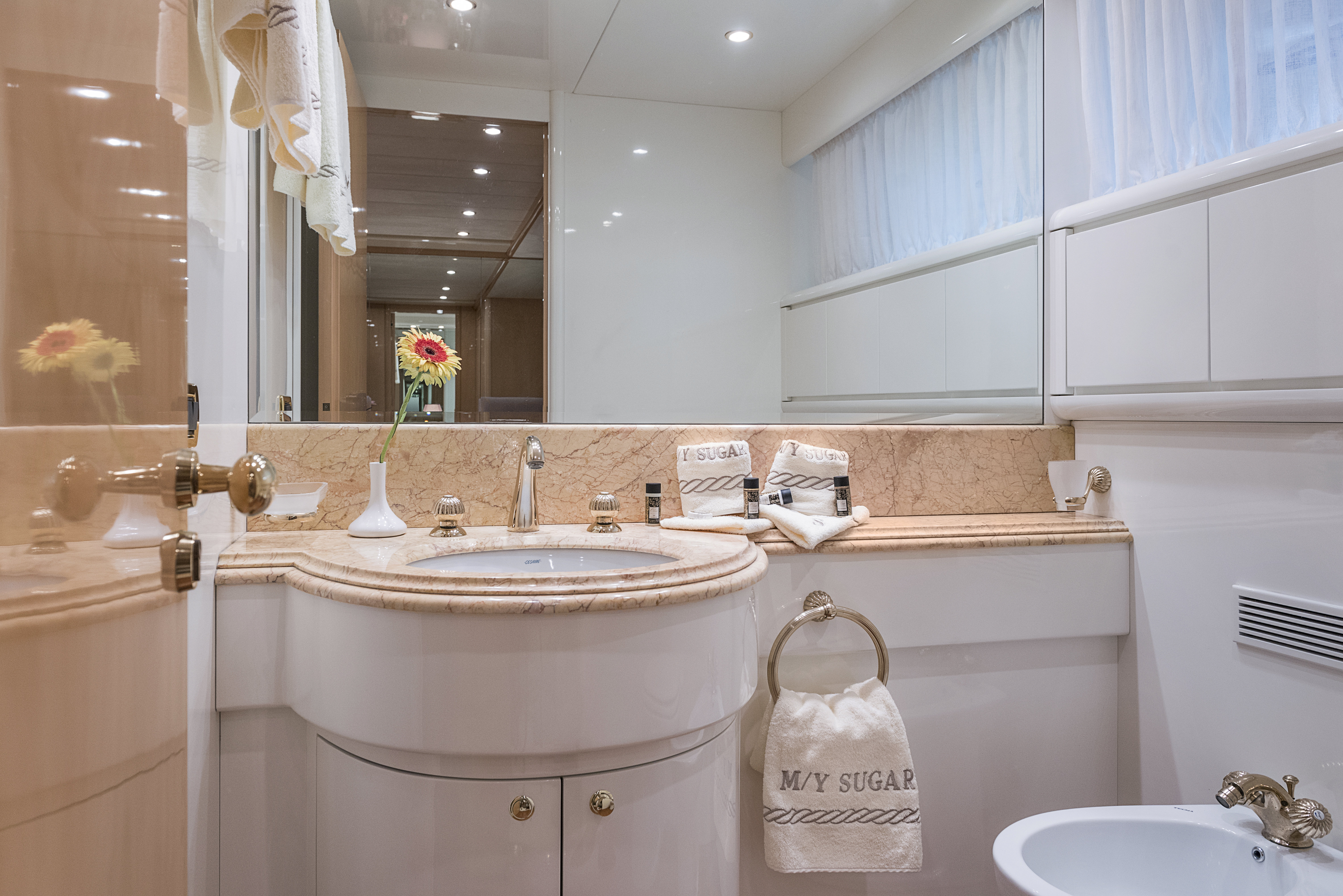 Twin en-suite.jpg