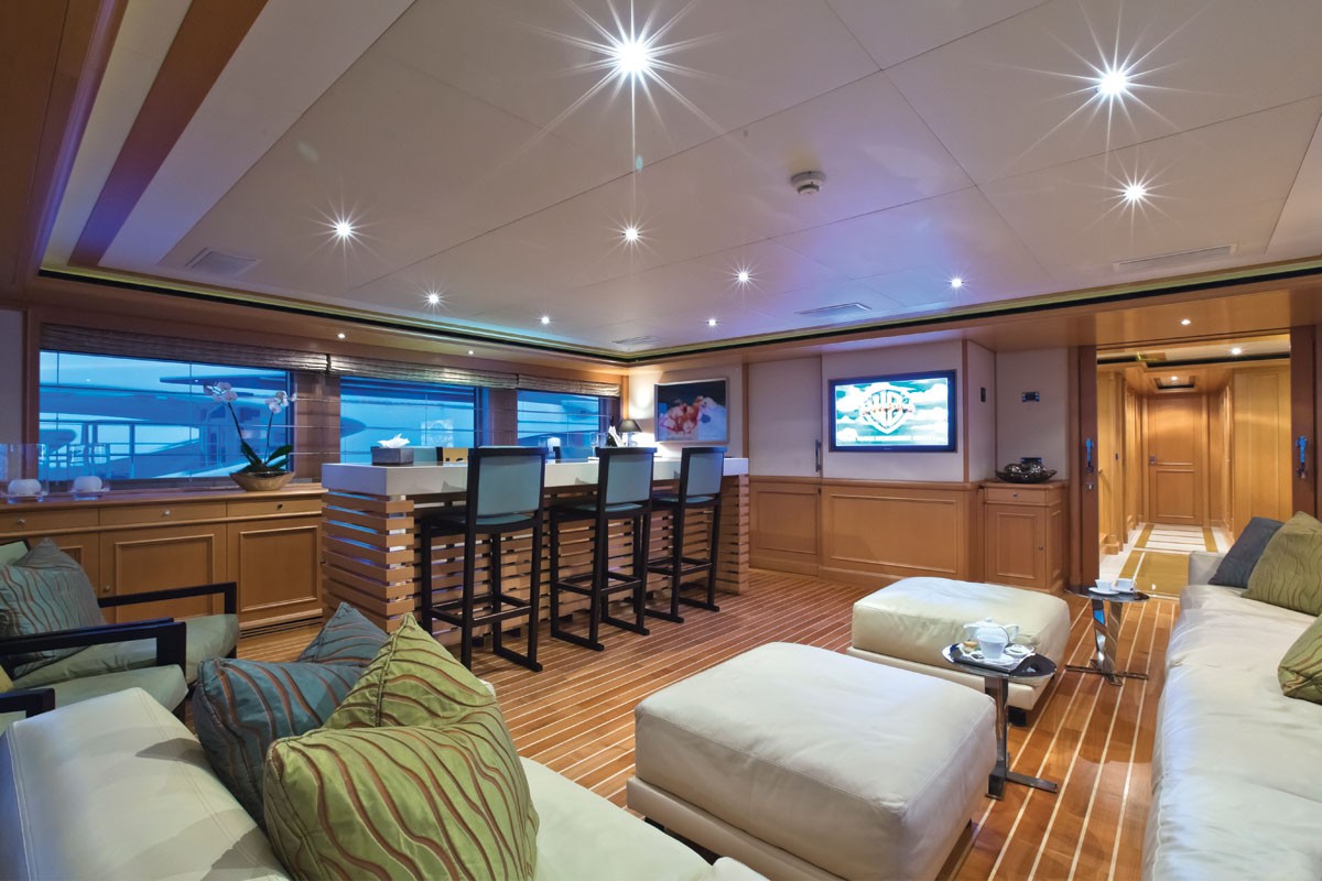 Upper deck lounge.jpg