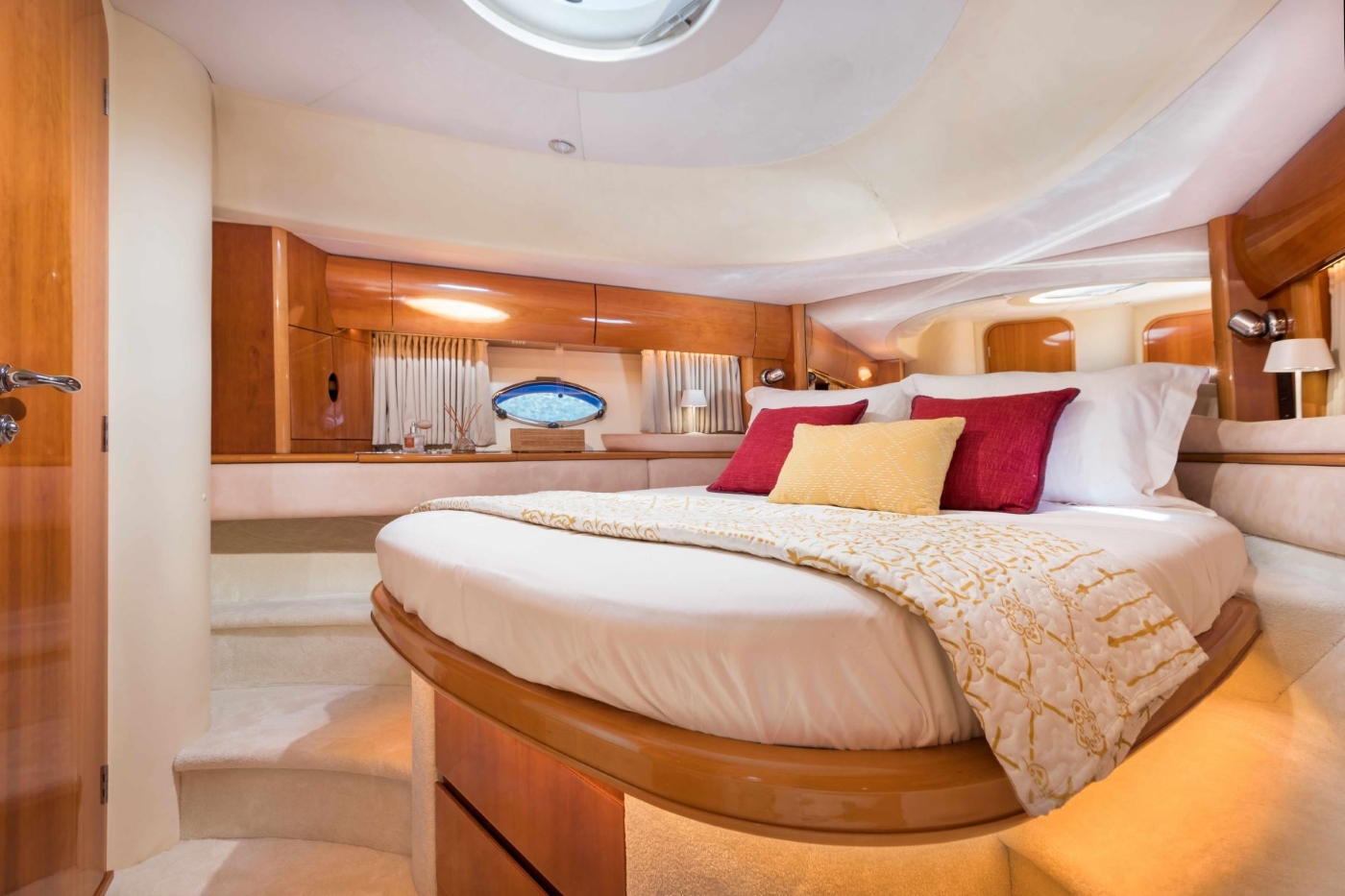 VIP Suite 01.jpg