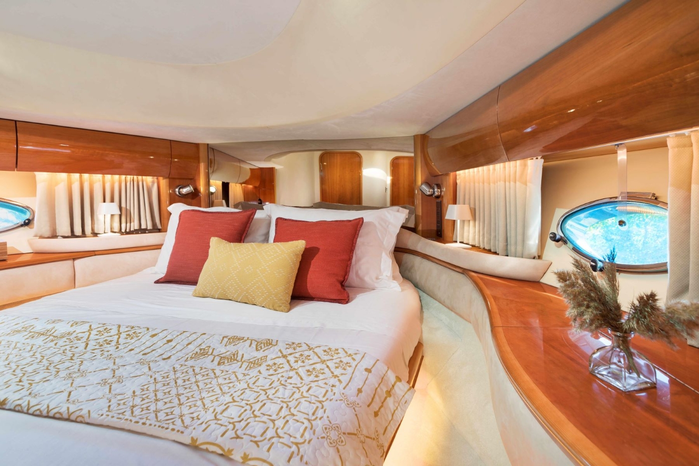VIP Suite 02.jpg