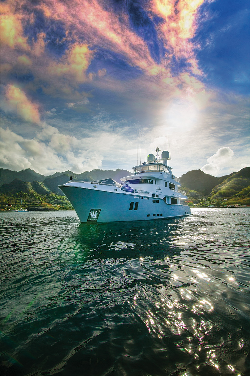 VIVIERAE II yacht.jpg