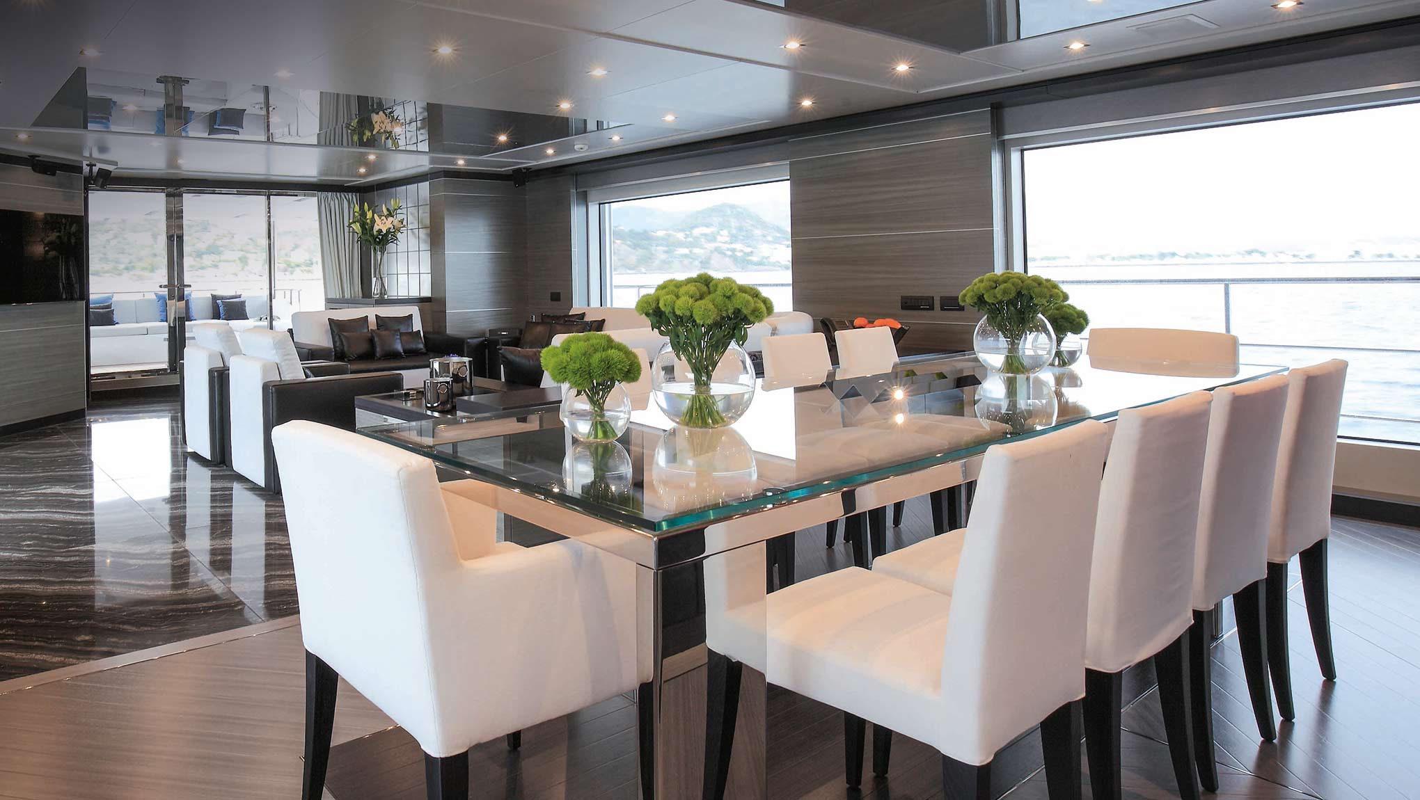 Vivace-125-MAIN-DECK-DINING-IMG_92191.jpg