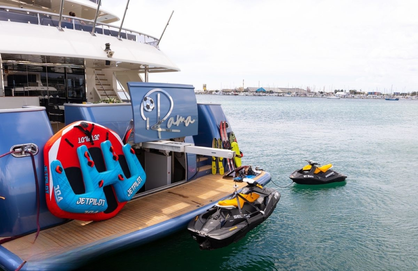 Water Toys 01.jpg