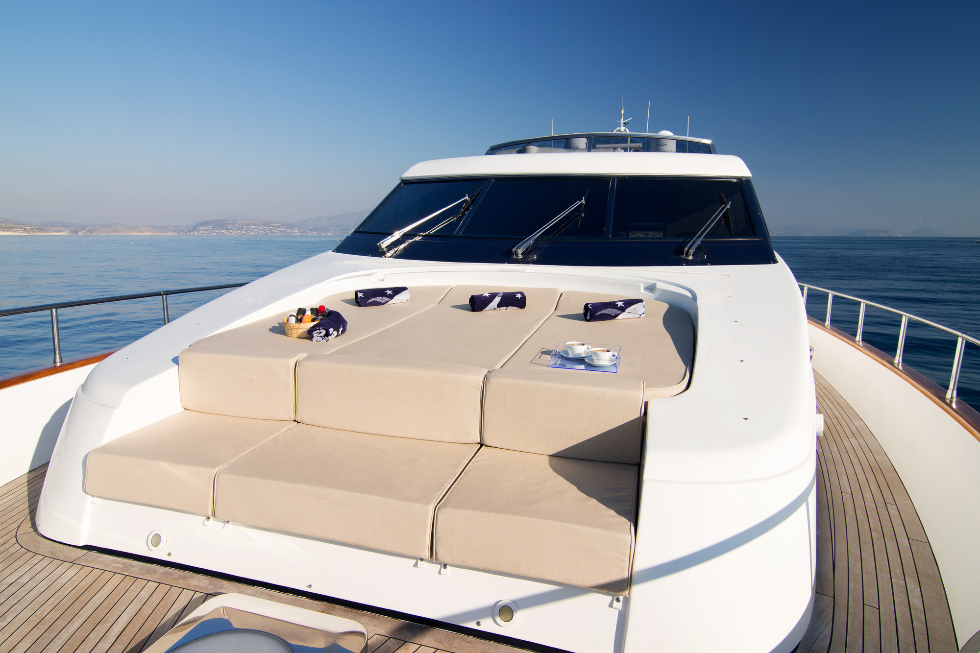 Yacht ACIONNA by San Lorenzo - bow.jpg