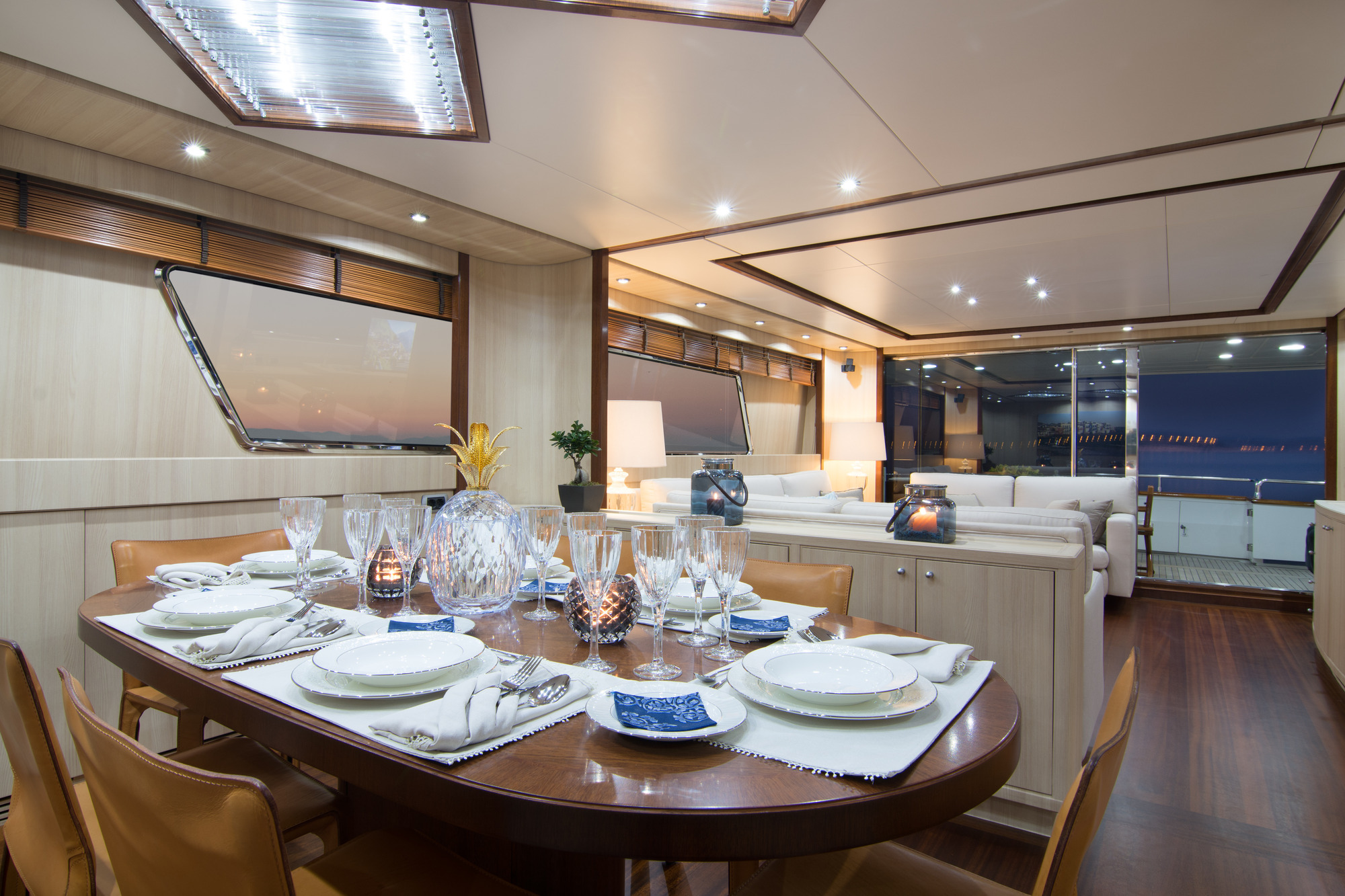 Yacht ACIONNA by San Lorenzo - dining.jpg