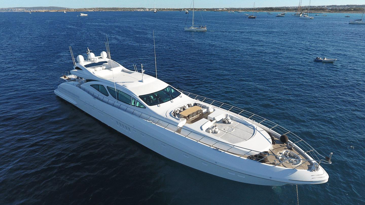 Yacht BEACHOUSE 1.jpg
